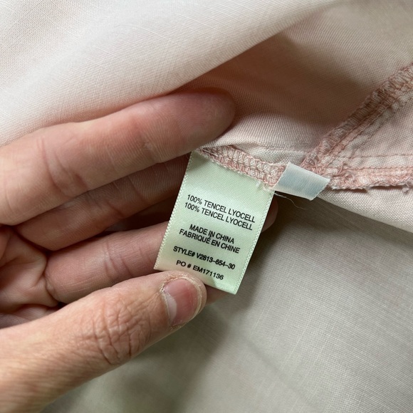 Chelsea & Violet Tencel Point Collar 3/4 Sleeve Top - Picture 15 of 16